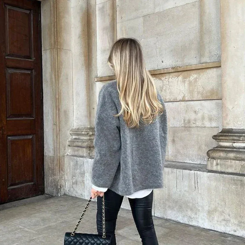 Cozy Oversized Knit Sweater – Effortless Elegance & Warmth