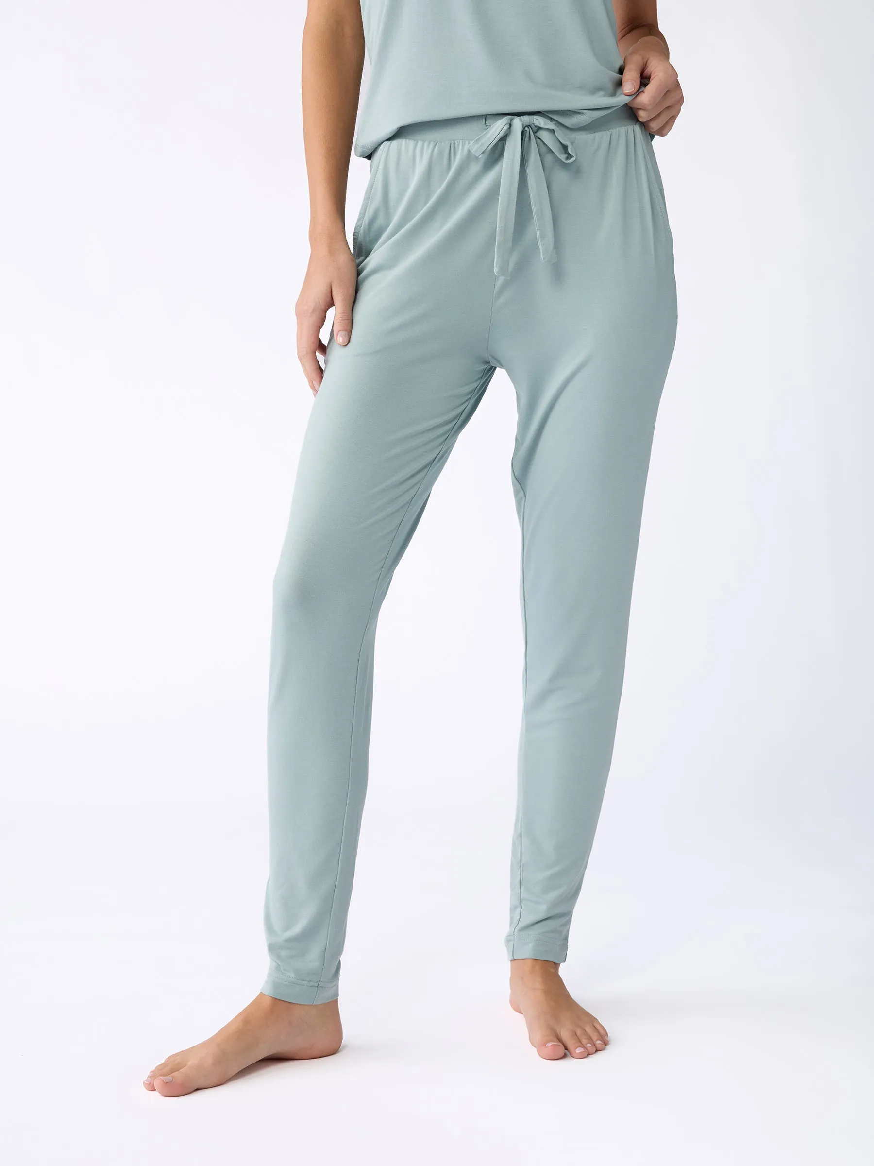 Women's Bamboo Stretch-Knit Tapered Pant